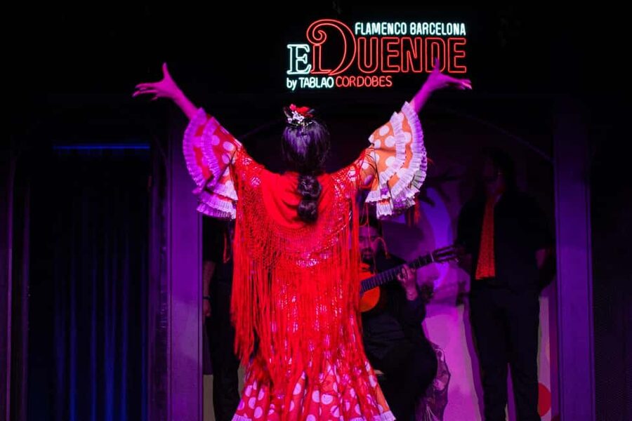 Barcelona: Flamenco Show with Drink Option at La Rambla - Why El Duende feels more personal than big flamenco theaters