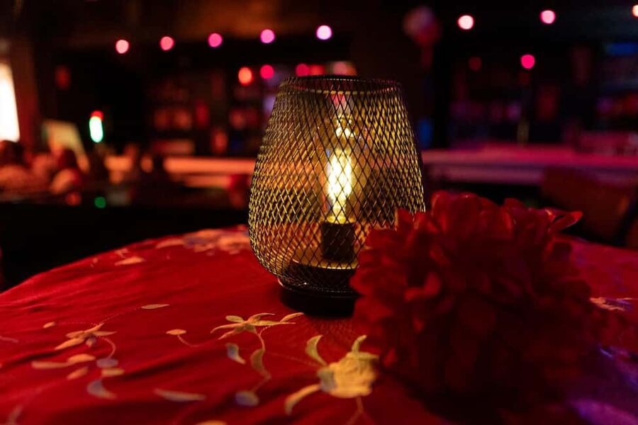 Barcelona: Flamenco Show with Drink Option at La Rambla - How loud is it, and what kind of body you should expect