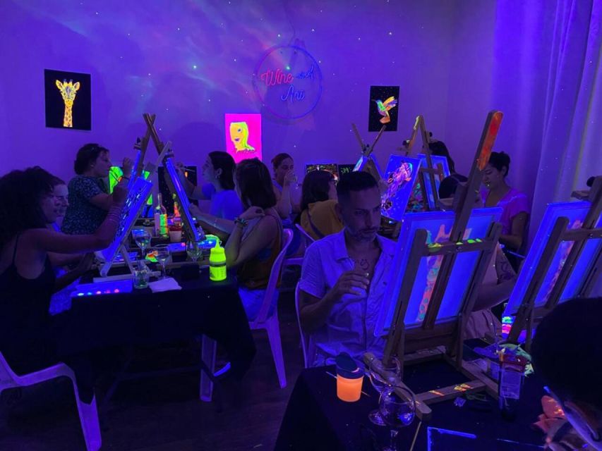 Barcelona: Fluorescent Paint and Wine Workshop - Fluorescent Paint in a UV Studio, With Drinks Included
