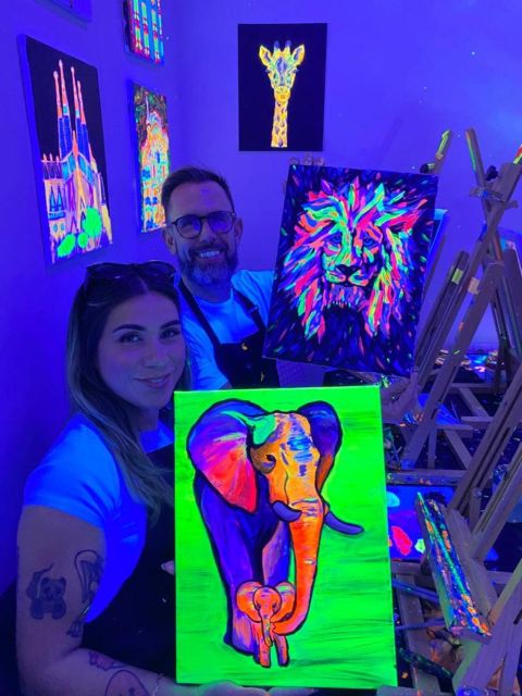 Barcelona: Fluorescent Paint and Wine Workshop - Wine, Soft Drinks, and the Social Side of the Lesson