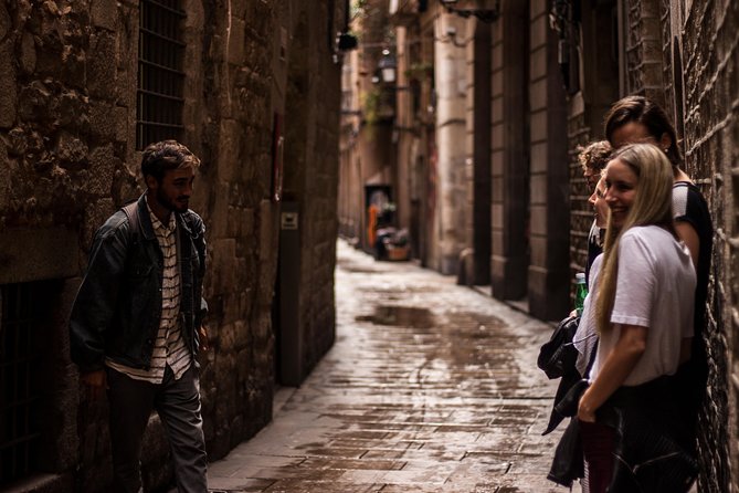 Barcelona Food Tour: Tapas, Paella, Sangria & 8+ Local Tastings - El Born: Narrow Streets, Tapas Energy, and a Neighborhood Worth Slowing Down For