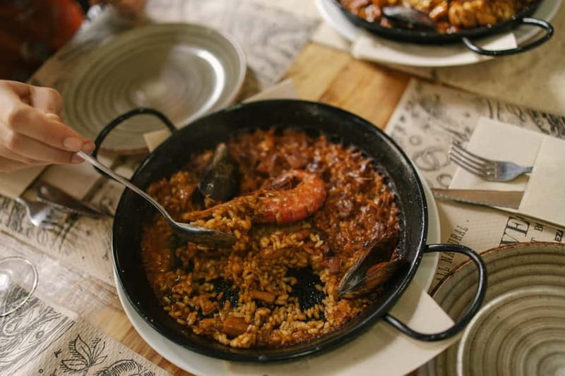 Barcelona: Food Walking Tour with Tapas and Wine - Key things that make this Barcelona tapas tour click