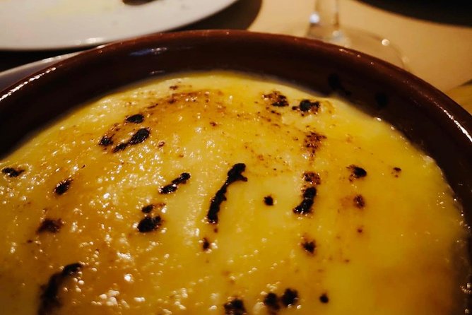 Barcelona Gothic Quarter VIP Tapas & Wine Tour - Carrer d’en Gignàs on Fridays to Sundays: Vermouth and Old-School Cellar-Bar Energy