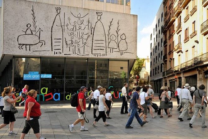 Barcelona: Gothic Quarter Walking Tour - Gothic Quarter Lanes and Squares, Where You Learn by Looking Up