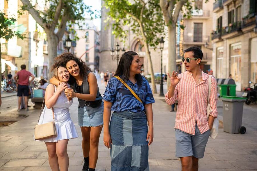Barcelona: Gothic Quarter Walking Tour with 10+ Attractions - Key Highlights You Will Notice Fast