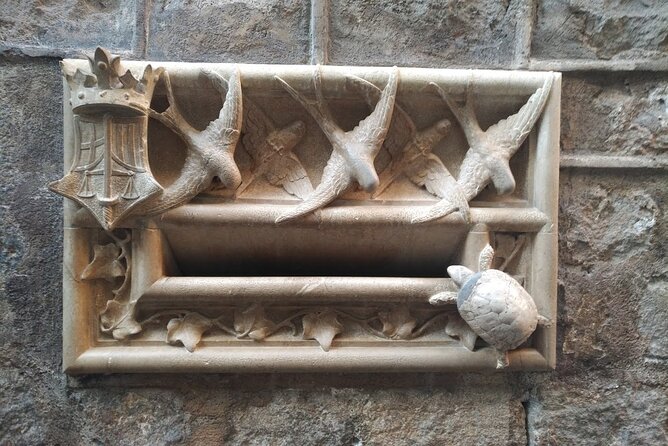 Barcelona Gothic Quarter Walking Tour with Tapas - Route Overview: From Plaza de Catalunya to the Gothic Quarter Core
