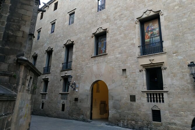 Barcelona Gothic Quarter Walking Tour with Tapas - Barcelona Cathedral: What You Get, What Costs Extra, and How to Decide
