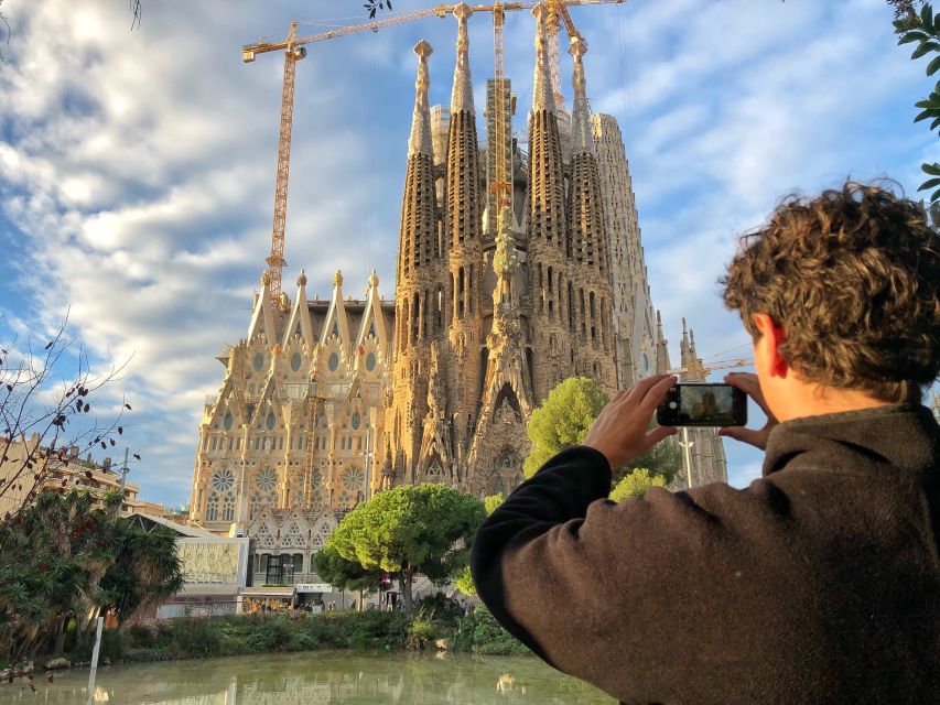 Barcelona: Guided Bike or E-Bike City Tour - Barcelona Cathedral and Palau de la Música: when the details matter