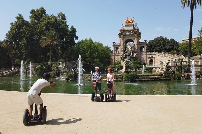 Barcelona Guided Tour on Segway - Parc de la Ciutadella and Arc de Triomf: parks plus a storyline
