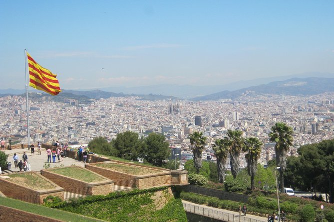 Barcelona Highlights Guided Tour with Monjuic Cable Car - Cathedral options, and how to choose the right version