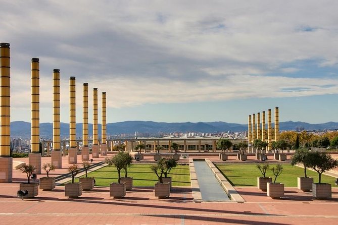 Barcelona Highlights & Montserrat with Port or Hotel Pick Up - Park Güell Skip-the-Line: A 1-Hour Photo and Design Hit