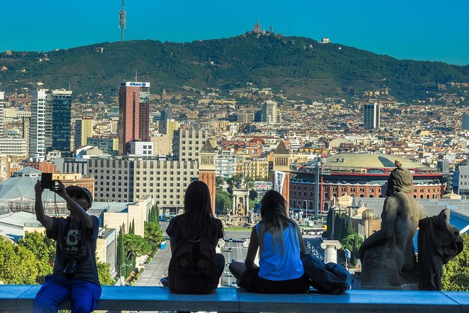 Barcelona Highlights & Sagrada Familia Tour: Priority Access - Park Güell: a sculpted garden that rewards slow looking