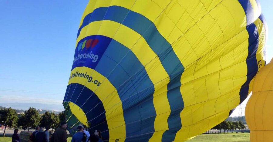 Barcelona: Hot Air Balloon Ride with Optional Transportation - What you do before takeoff: balloon inflation and safety talk