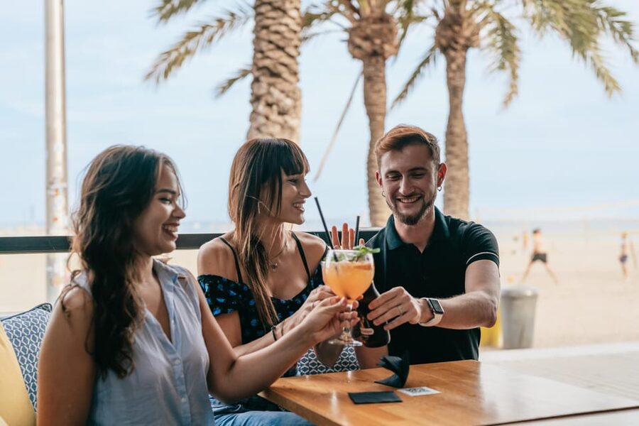 Barcelona: Icebar experience, located at the beach !! - Your 45 Minutes: the rhythm of the icebar experience