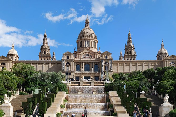 Barcelona in 1 Day: Sagrada Familia, Park Guell,Old Town & Pickup - Passeig de Gràcia, Modernism Sightings From the Road