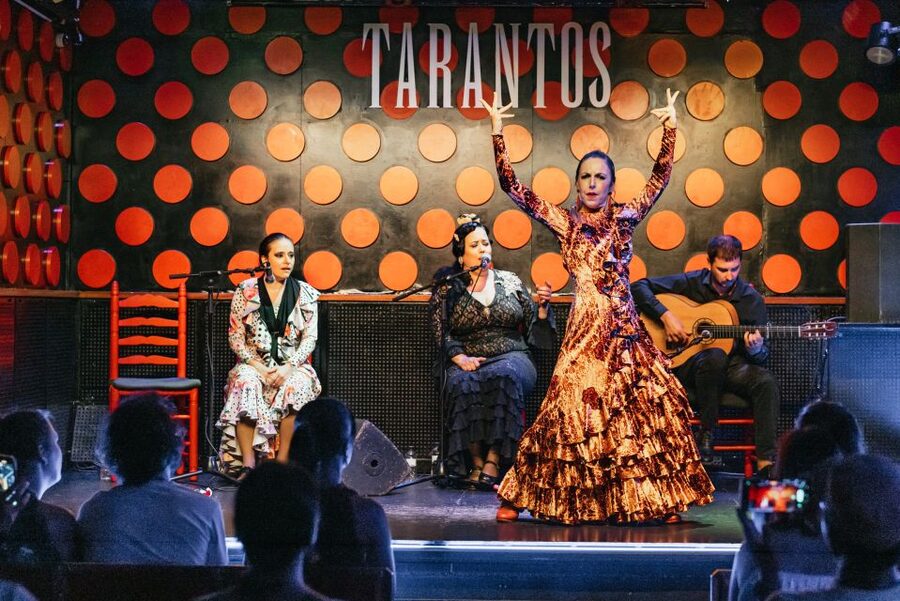 Barcelona: Los Tarantos Flamenco Show - Seats, Standing Room, and Getting the Best View
