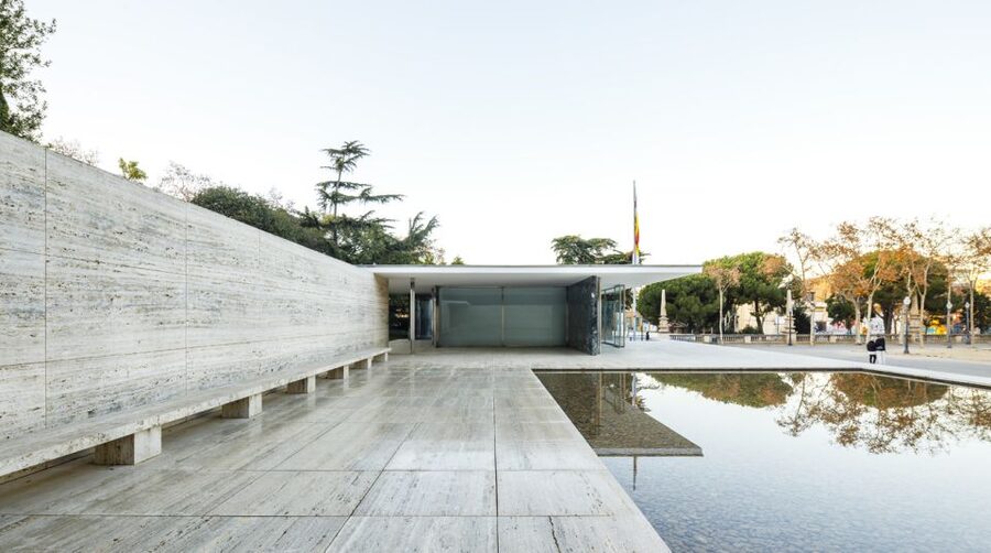 Barcelona: Mies van der Rohe Pavilion Ticket and Audio Guide - Entering the Mies van der Rohe Pavilion on your terms
