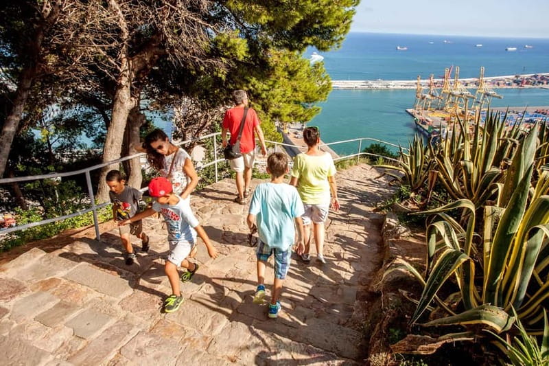 Barcelona: Montjuïc Cable Car Roundtrip Ticket - Small Cabins, Smooth Ride: What It Feels Like and How to Maximize Photos