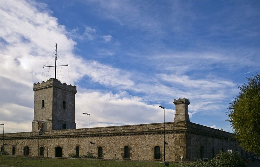 Barcelona: Montjuïc Cable Car Ticket with Audio Guide - Price and value, what $32 covers and what it does not