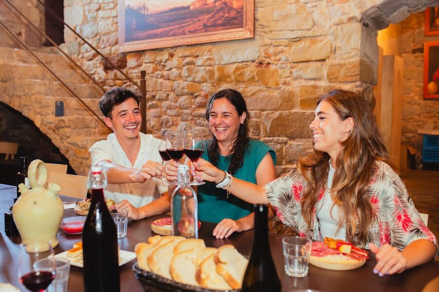 Barcelona: Montserrat with Winery, Lunch, and Train Options - Eating at Montserrat or eating at the castle: Catalan comfort meets wine