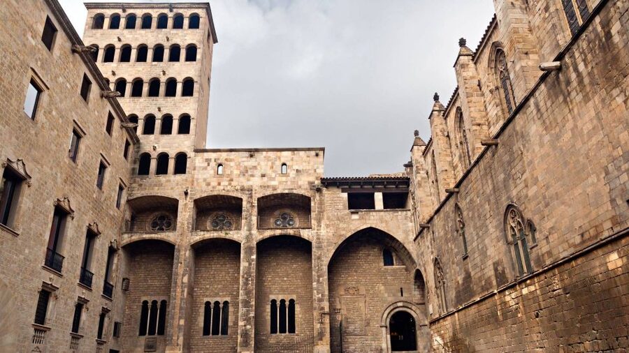 Barcelona: Old Town and Gothic Quarter Walking Tour - El Born and the modern streetscape, where the past stays present