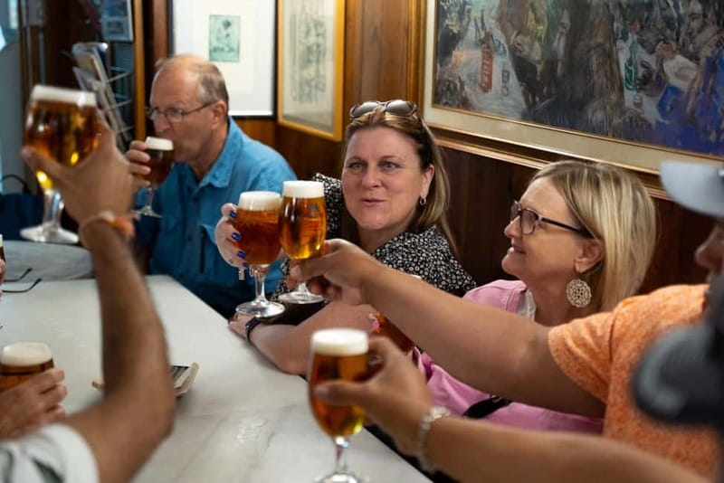 Barcelona Old Town Tapas Night: Hidden Bars, Cava & Vermut - Stop 1 and early orientation: getting your bearings fast