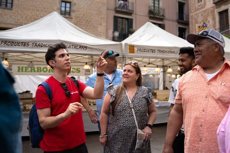 Barcelona Old Town Tapas Night: Hidden Bars, Cava & Vermut - Barcelona Cathedral area: a final tasting with iconic Old Town energy