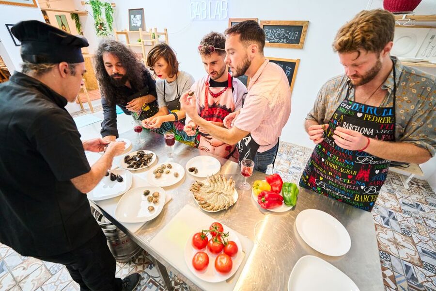 Barcelona: Paella Cooking Class with Market Visit and More - Timing and getting there: start times, late arrival, and market rules