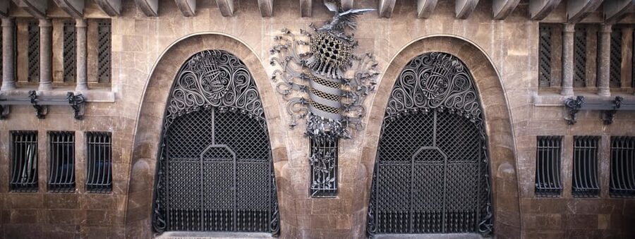 Barcelona: Palau Güell by Gaudí Entrance Ticket - South Courtyard Access: Extra Angles, Extra Air