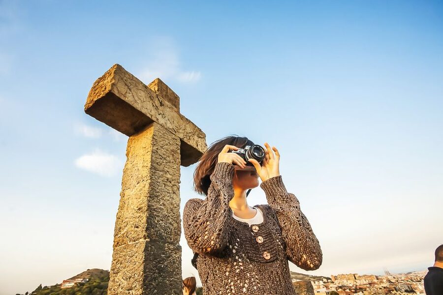 Barcelona: Park Güell Admission Ticket - Timing strategy for crowds and views