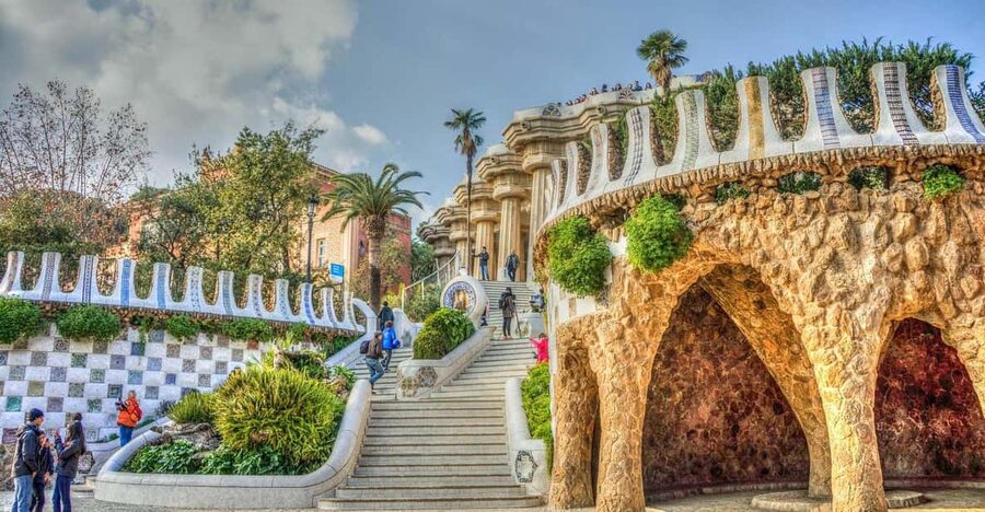 Barcelona: Park Güell Guided Tour - Park Güell feels magical faster with an official guide