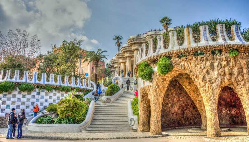 Barcelona: Park Güell Guided Tour - Meeting at Ctra. del Carmel 23, and why the exact spot matters
