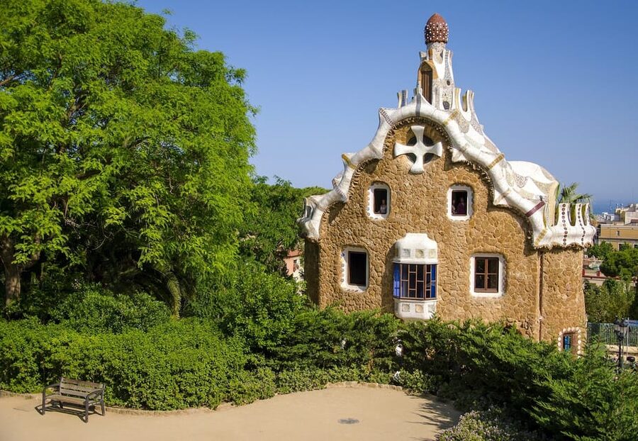 Barcelona: Park Güell Guided Tour - The Gaudí Salamander: the photo moment with a story attached