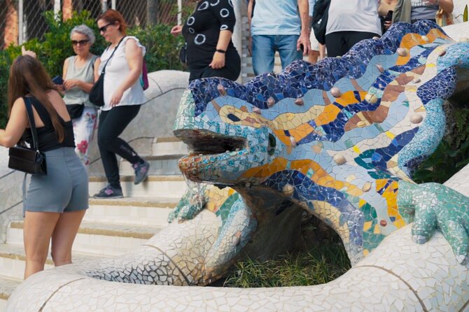 Barcelona: Park Güell Guided Tour & Tickets with Fast-Track Entry - Barcelona Views and Photo Breaks That Actually Work