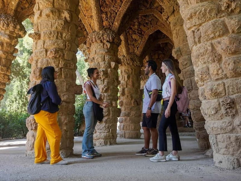Barcelona: Park Guell Guided Tour with Skip The Line Entry - El Drac at the Entrance: The Mosaic Style You Can Spot Instantly