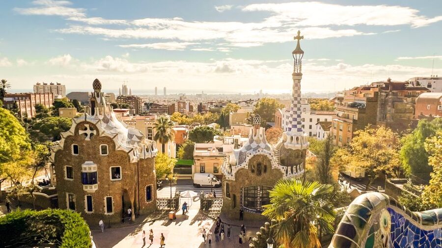 Barcelona: Park Güell & La Sagrada Familia Tickets and Tour - Inside The Basilica: Why The Unfinished Interior Feels So Powerful