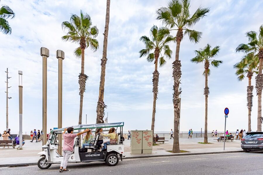 Barcelona: Private City Tour by Eco Tuk Tuk - Key highlights that make this tour click