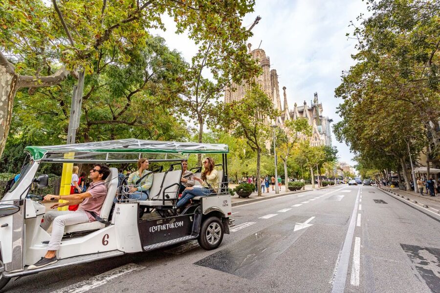Barcelona: Private City Tour by Eco Tuk Tuk - The real value of $33 per person, and what you still need to pay for