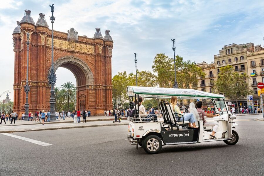 Barcelona: Private City Tour by Eco Tuk Tuk - Montjuïc is the reason many people choose longer