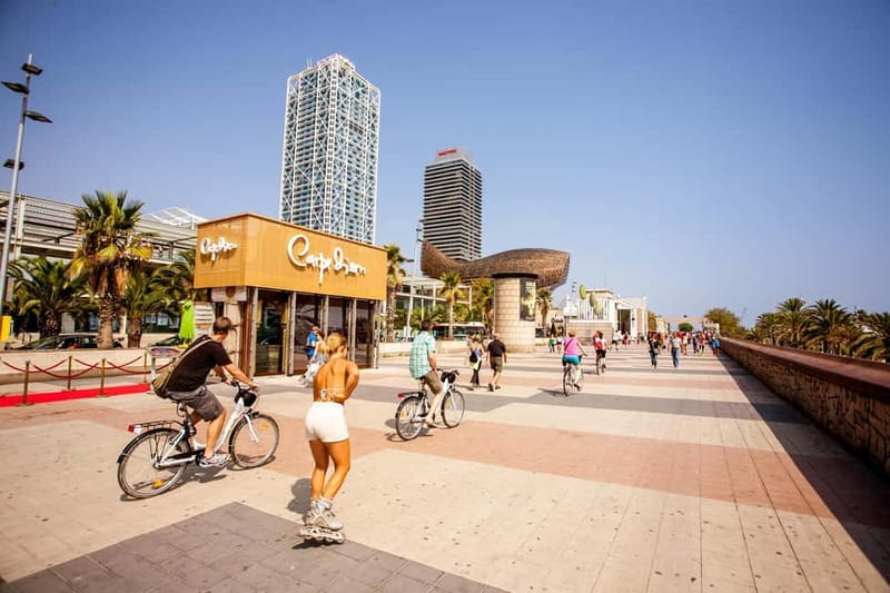 Barcelona: Private Group Bike Tour - Guides and group energy: what to expect with German narration