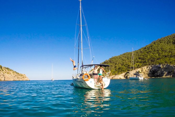Barcelona Private Sailing Tour with Drinks for Family and Friends - Crew Hosting Makes It Feel Private, Not Performative
