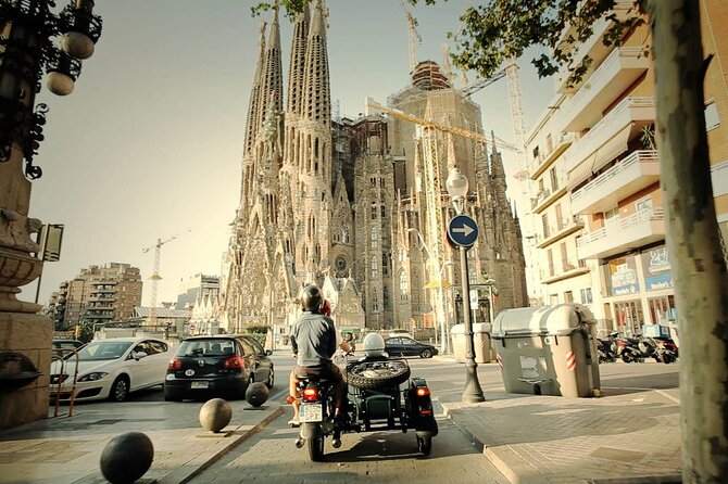Barcelona Private Tour by Sidecar Motorcycle - El Born on foot: the one part that slows down just enough