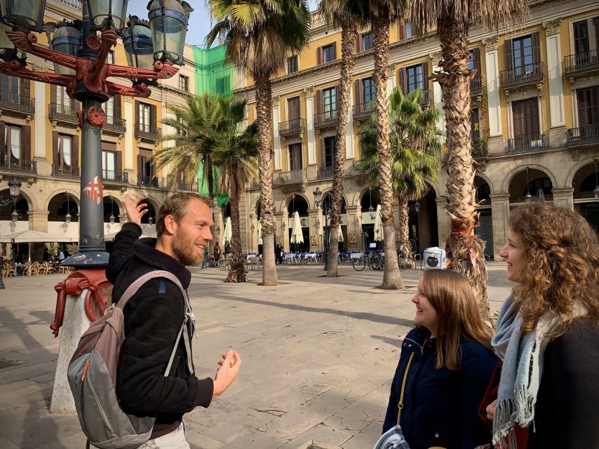Barcelona: Ramblas, Old Town & Gaudí Houses Walking Tour - Passeig de Gràcia, the Gaudí focus: Casa Milà and Casa Batlló in context