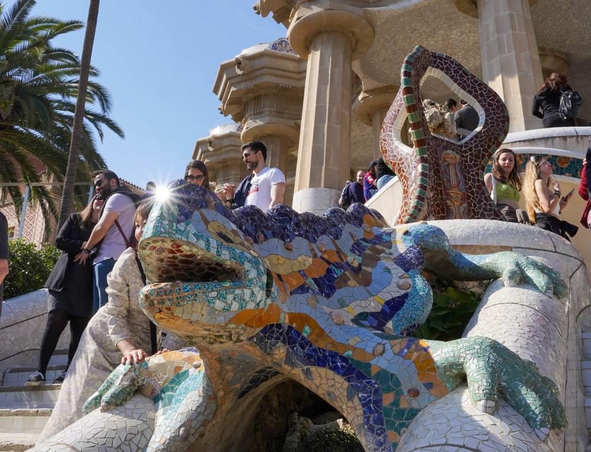 Barcelona: Sagrada Familia and Park Güell Tour - Parc Güell: Monumental views plus Gaudí’s nature logic