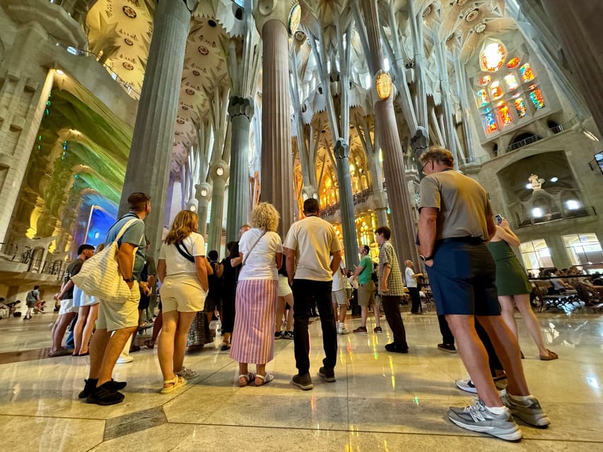 Barcelona: Sagrada Familia Entry Ticket and Guided Tour - What to wear and what to do so the tour stays smooth
