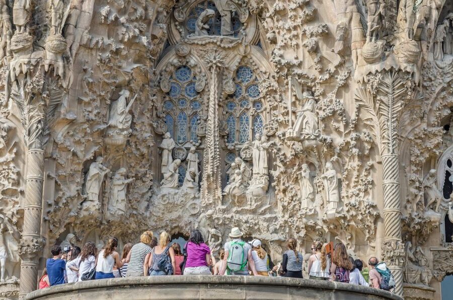 Barcelona: Sagrada Familia Fast-Track Guided Tour - Inside the Basilica: The “Tree Branch” Roof and Angled Pillars