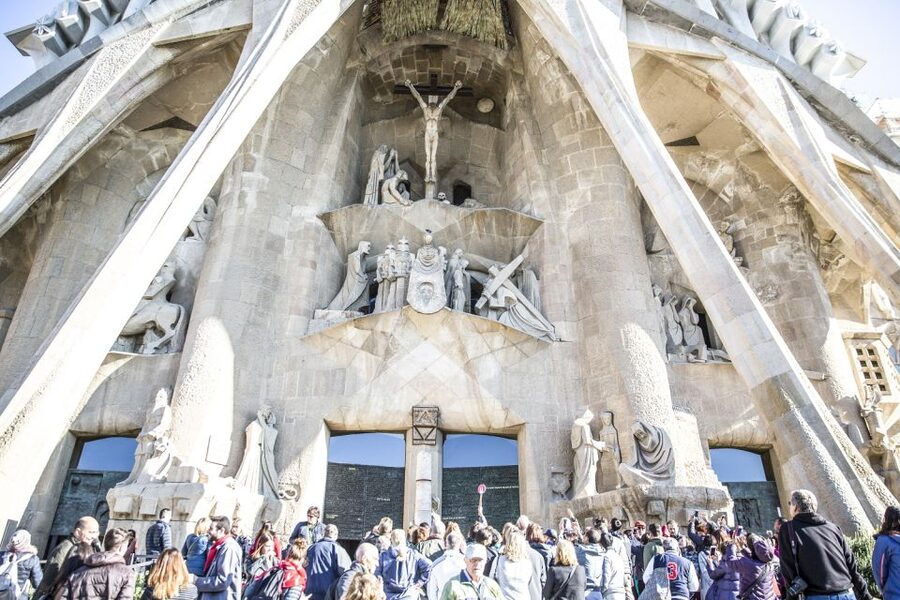 Barcelona: Sagrada Familia Guided Tour with Tower Access - Why Sagrada Familia tower access changes the whole visit
