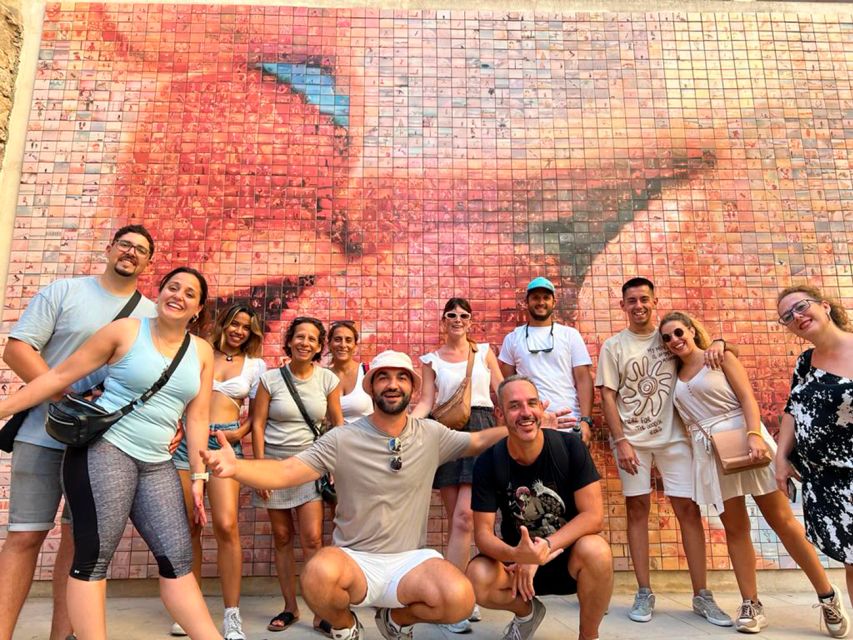 Barcelona: Sagrada Familia, Modernism, and Old Town Tour - Metro transfer and a quick reset