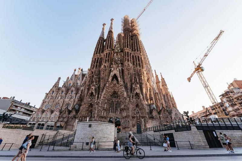 Barcelona: Sagrada Familia or City Tour by Bike or eBike - Safety and Group Pace: What Makes This Tour Work on Real Streets