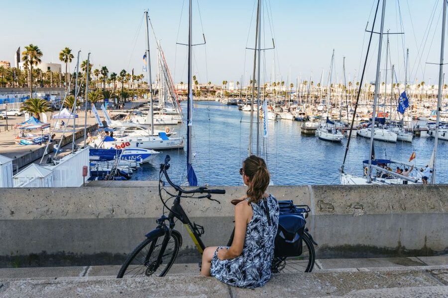 Barcelona: Sagrada Familia or City Tour by Bike or eBike - Parc de la Ciutadella: Green Space, Then the Big Fountain Moment